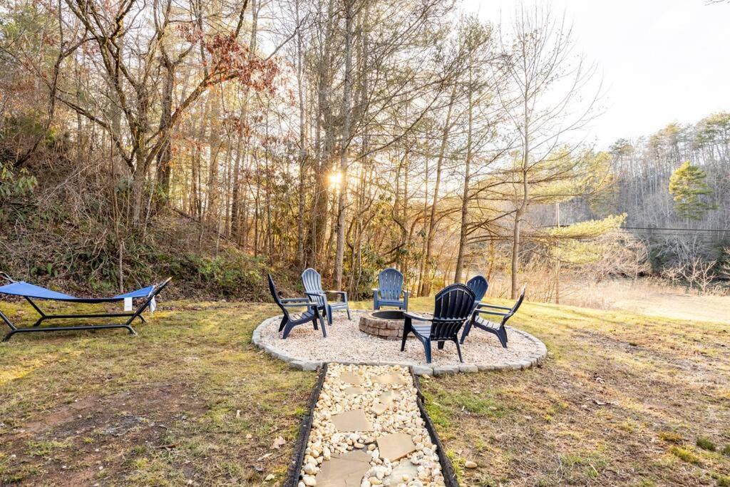 Riverside Relaxer W/Hot Tub+Fire Pit +Wifi & View Franklin Zewnętrze zdjęcie